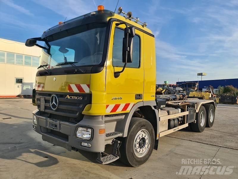 Mercedes-Benz DB2646 Camion cu carlig de ridicare