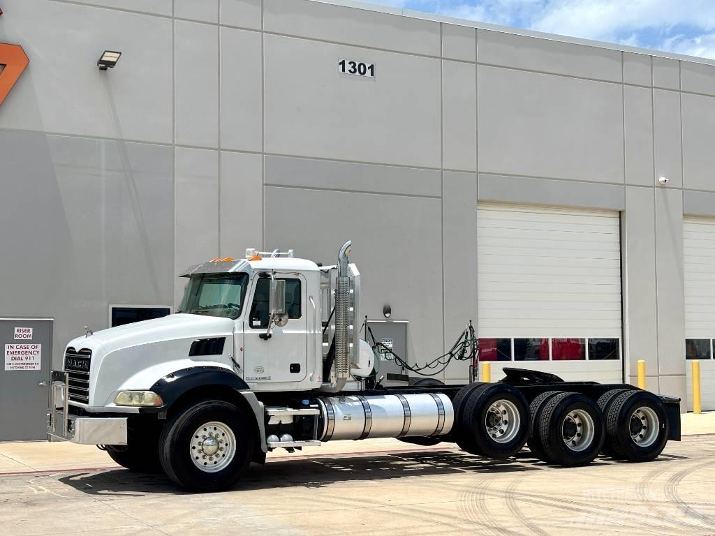 Mack Granite GU 813 Autotractoare