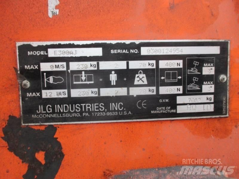 JLG E 300 AJ Nacele cu brat articulat