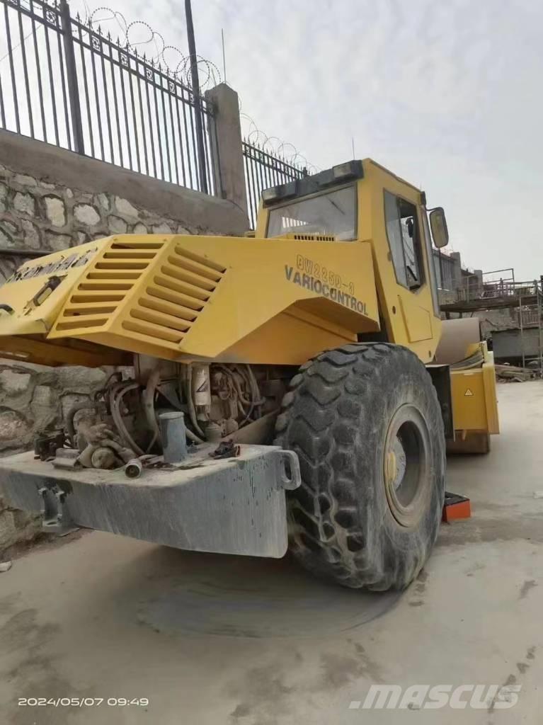 Bomag bw225d-3 Cilindri compactori dubli