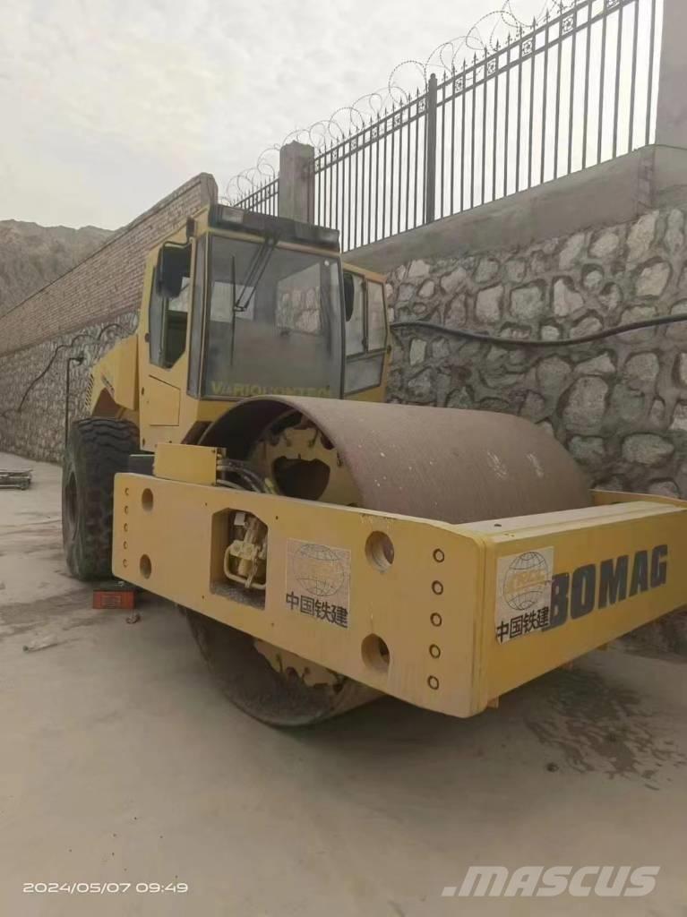 Bomag bw225d-3 Cilindri compactori dubli