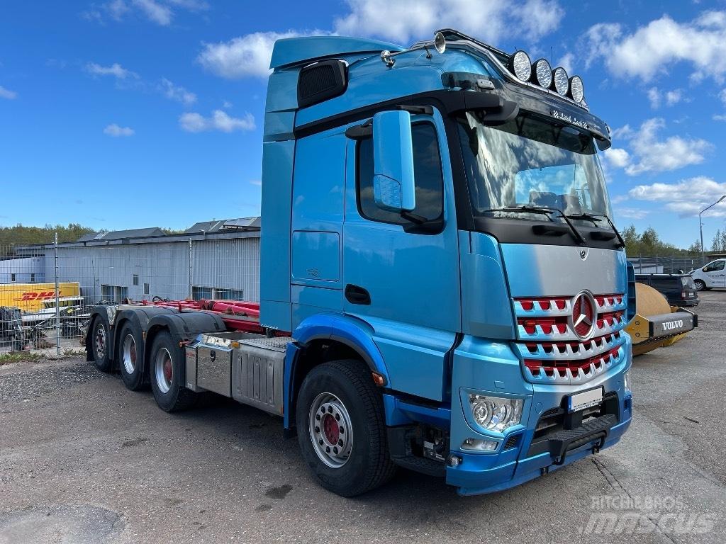 Mercedes-Benz 3253 L Camion cu carlig de ridicare