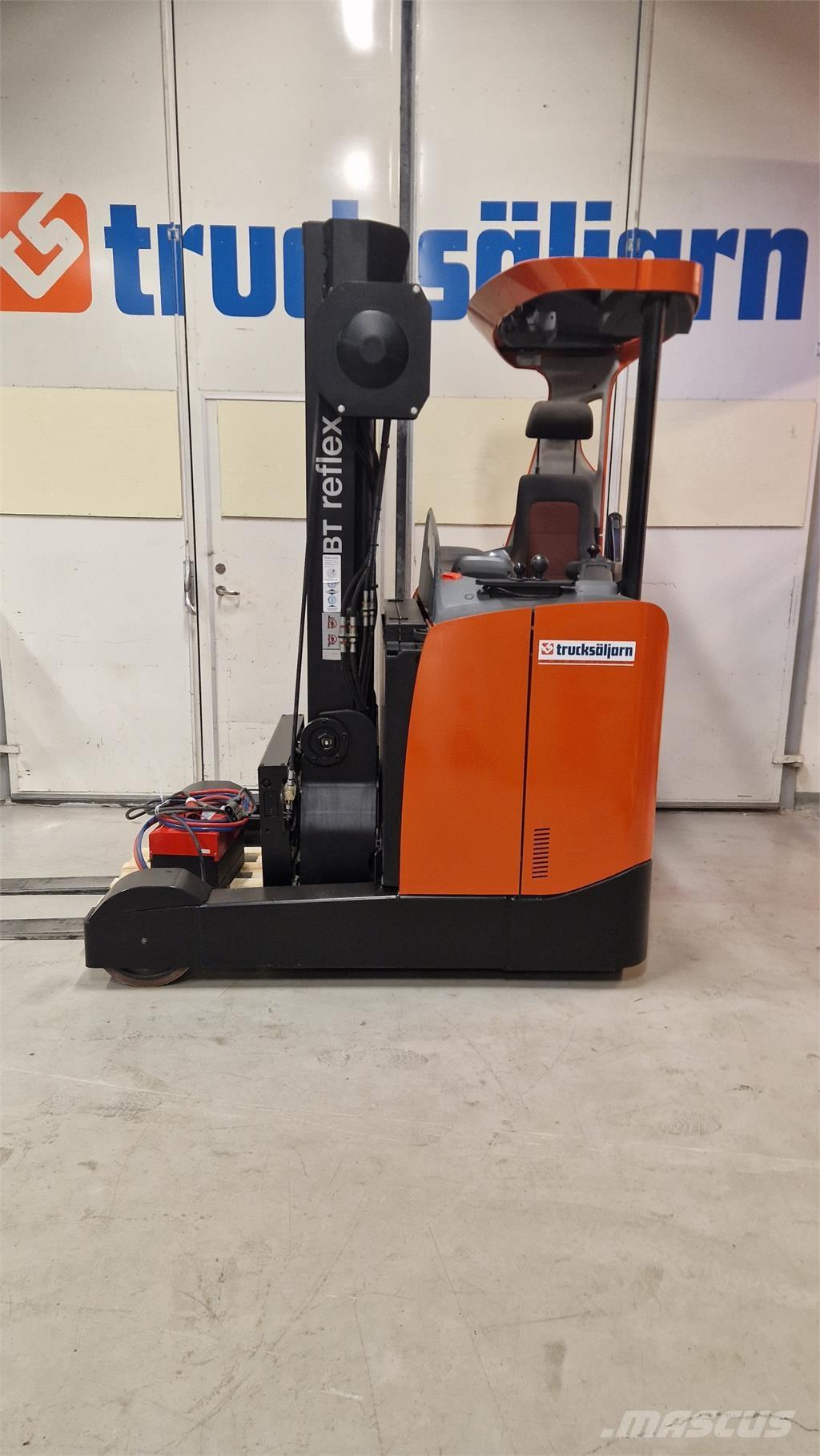 BT RRE200E Stivuitor cu catarg retractabil