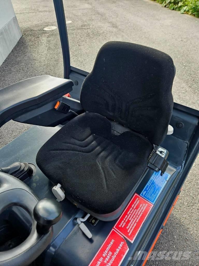 Linde E 16 C-02 Stivuitor electric