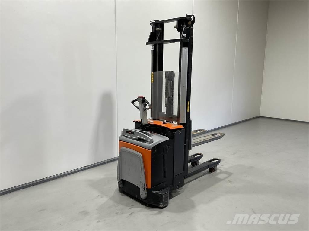 Rocla SP12ACI Transpaleti autopropulsanti