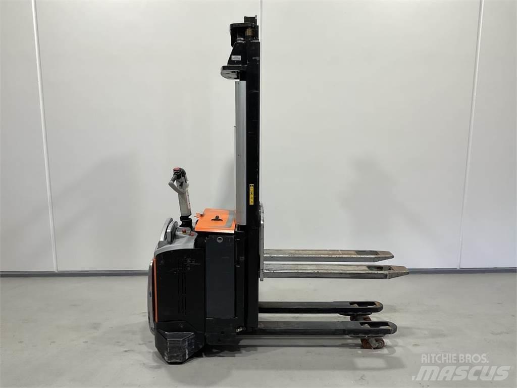 Rocla SP12ACI Transpaleti autopropulsanti