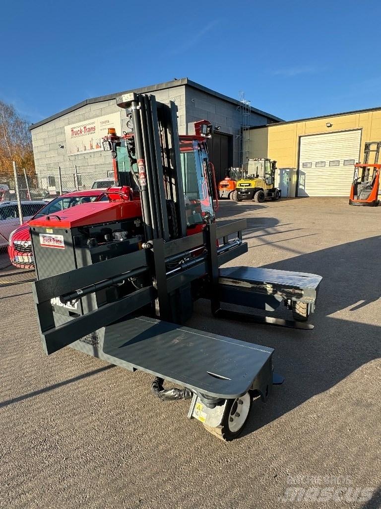 Combilift C3000ET Stivuitoare cu patru brate