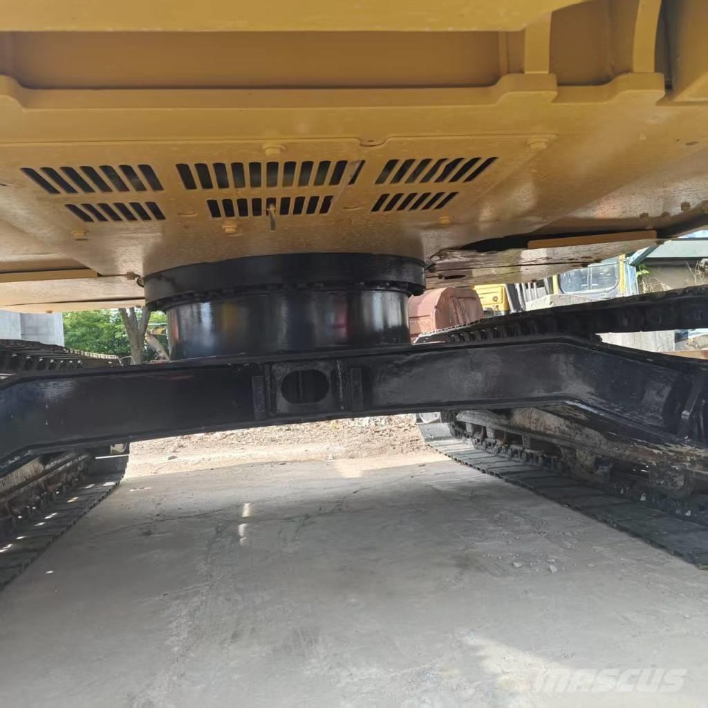 CAT 310 Excavatoare pe șenile
