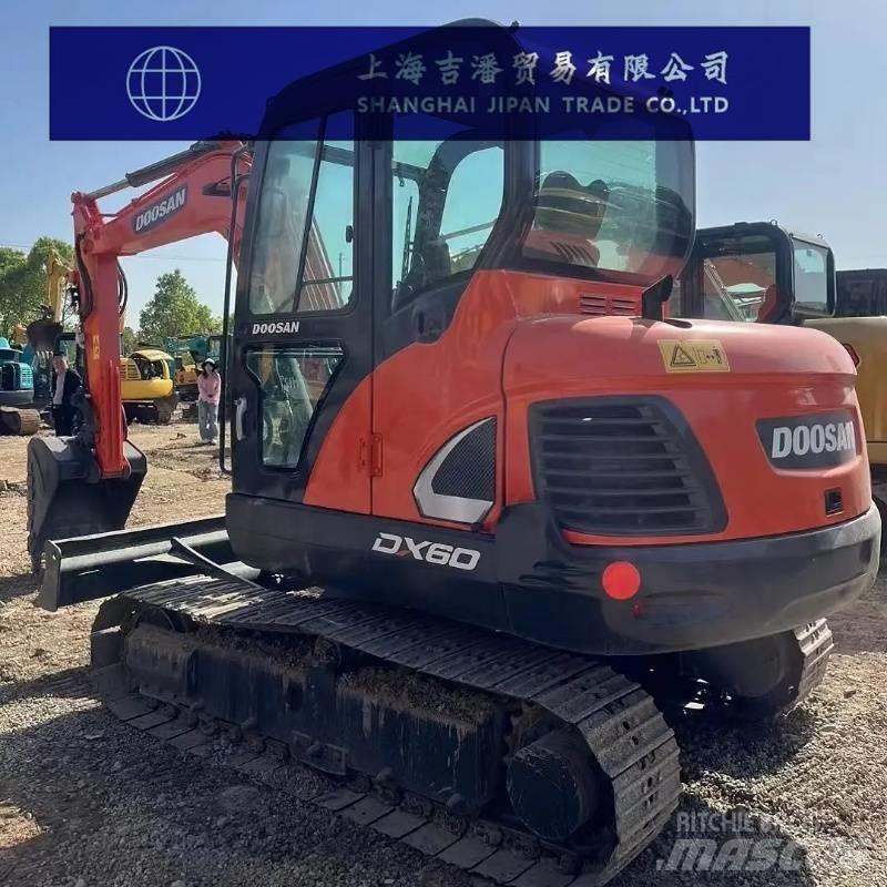 Doosan DX 60 Excavatoare pe șenile
