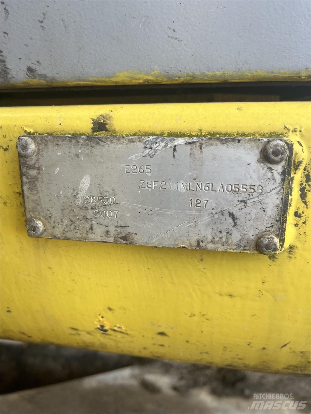 New Holland E 265 B Excavatoare pe șenile

