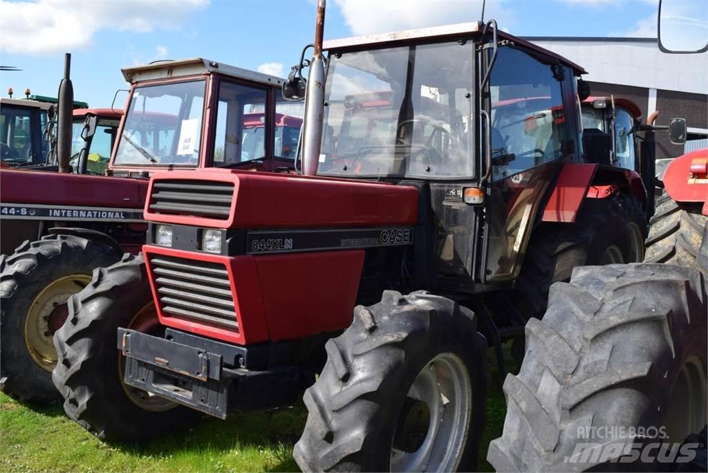 Case IH 844 XL Tractoare