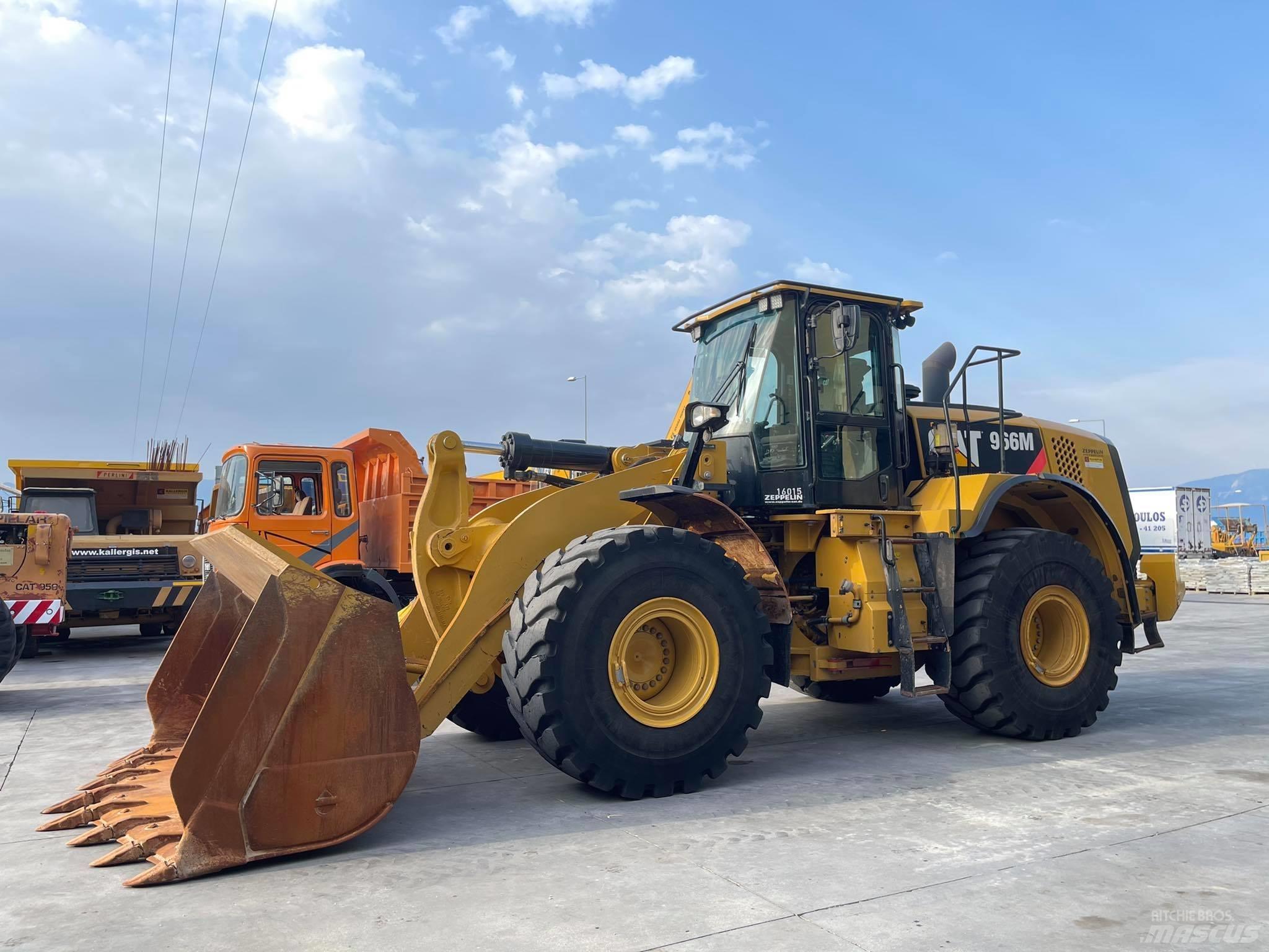 CAT 966M Incarcator pe pneuri