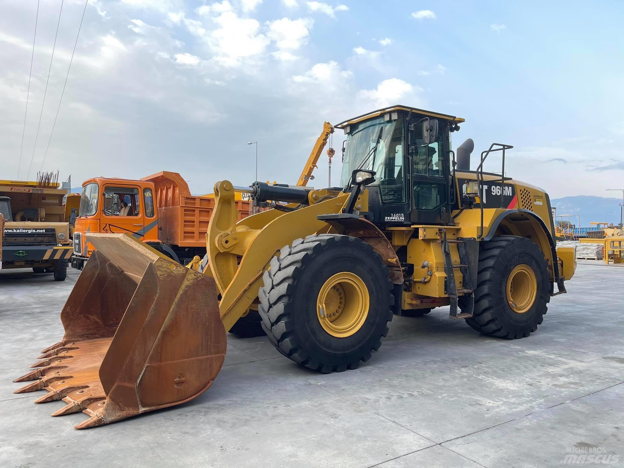 CAT 966M Incarcator pe pneuri