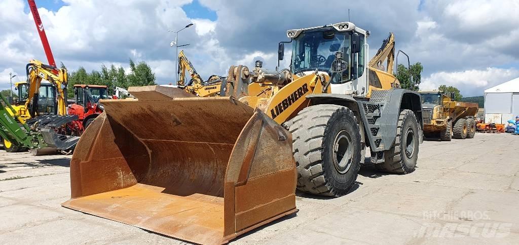 Liebherr L 586 Incarcator pe pneuri