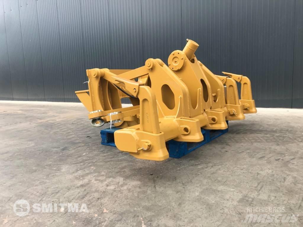 CAT 140M3 Scarificatoare