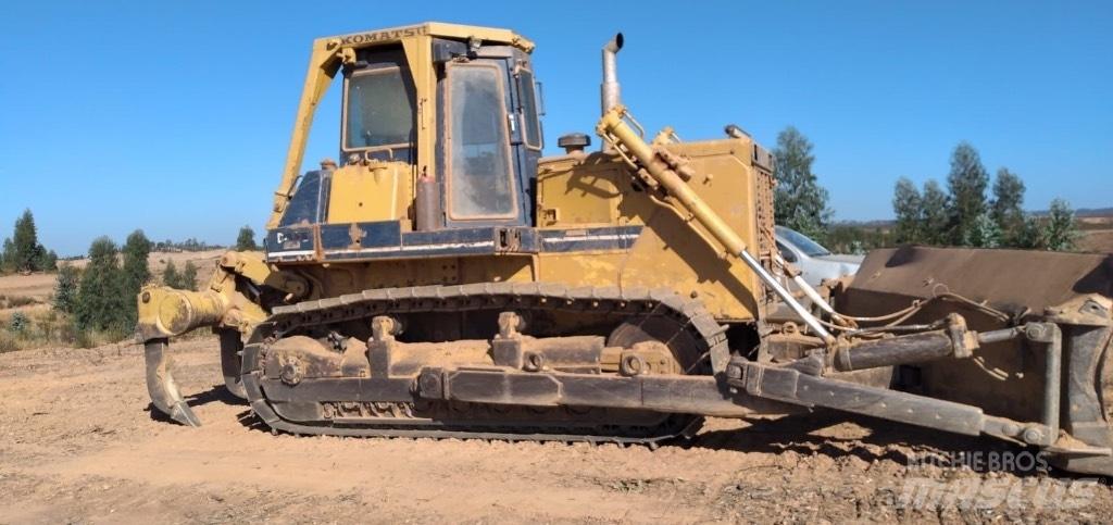 Komatsu D 85 E-21 Buldozere pe senile
