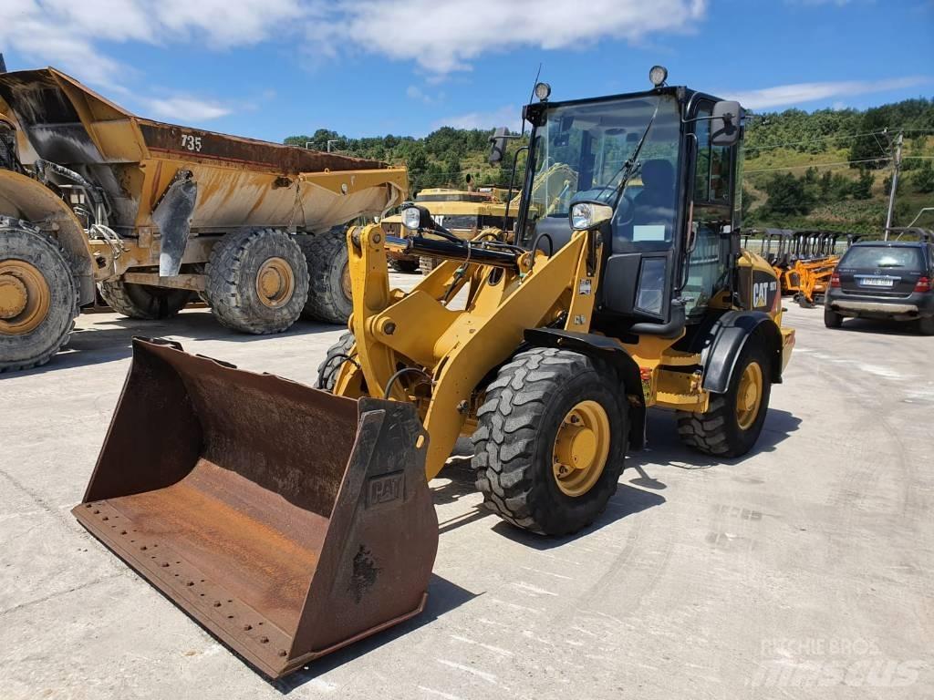 CAT 907 H Incarcator pe pneuri