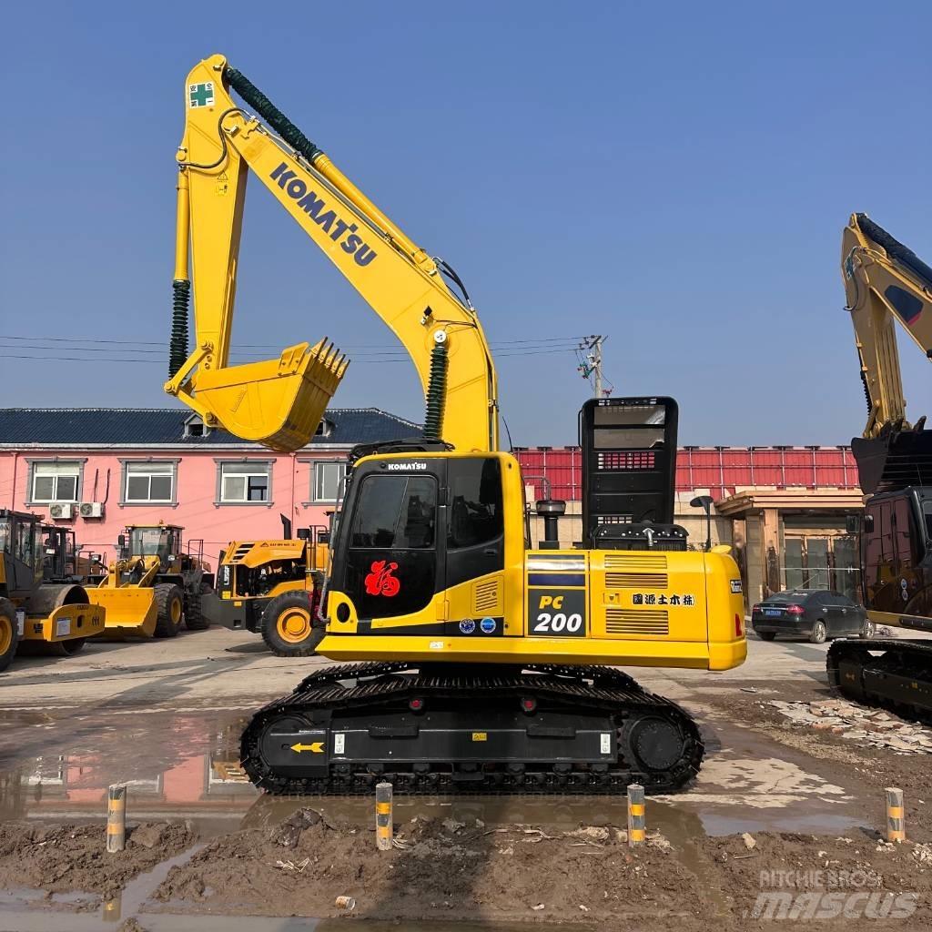 Komatsu PC 200-8 Excavatoare pe șenile
