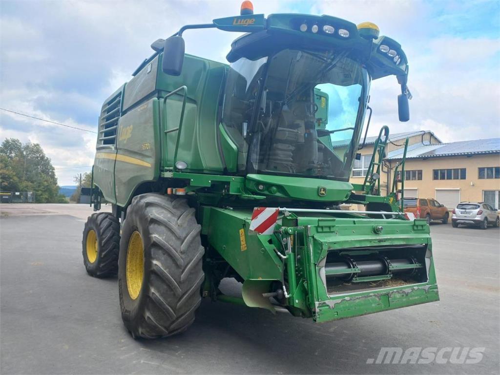 John Deere T670 HM Combine de secerat