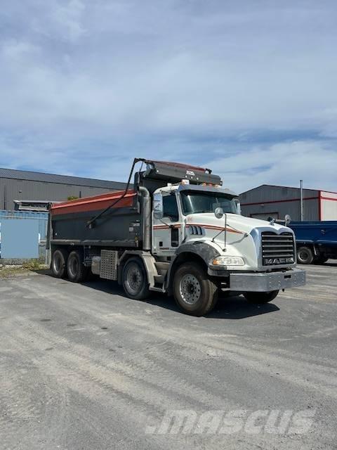 Mack GU813 Autobasculanta