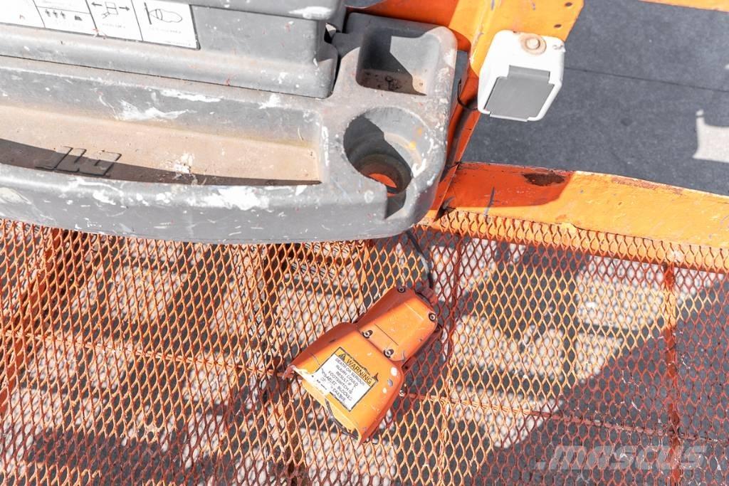 JLG 1500 SJ Nacele cu brat telescopic