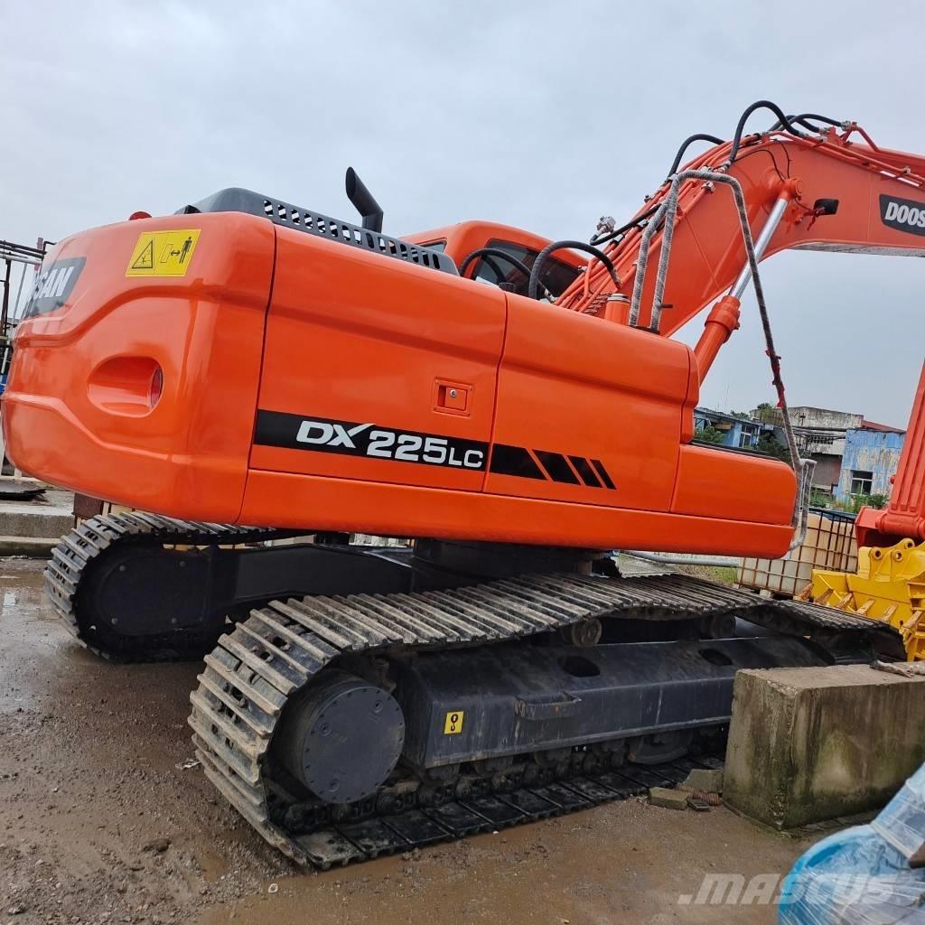 Doosan DX 225 LC Excavatoare pe șenile
