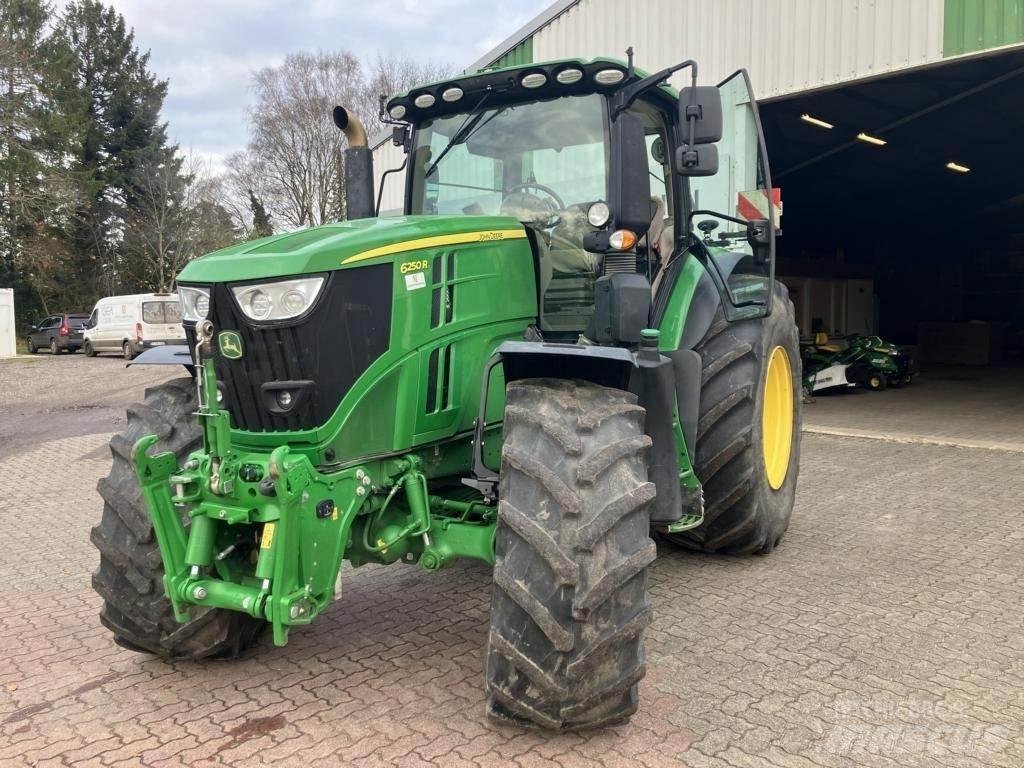 John Deere 6250R Tractoare