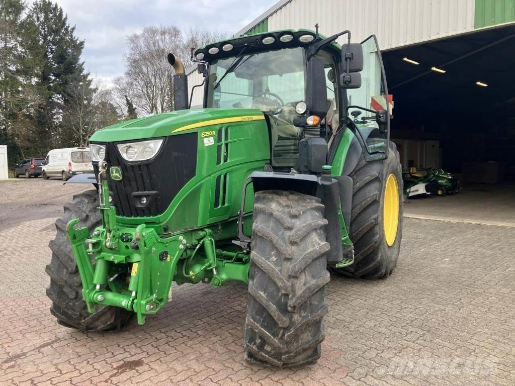 John Deere 6250R Tractoare