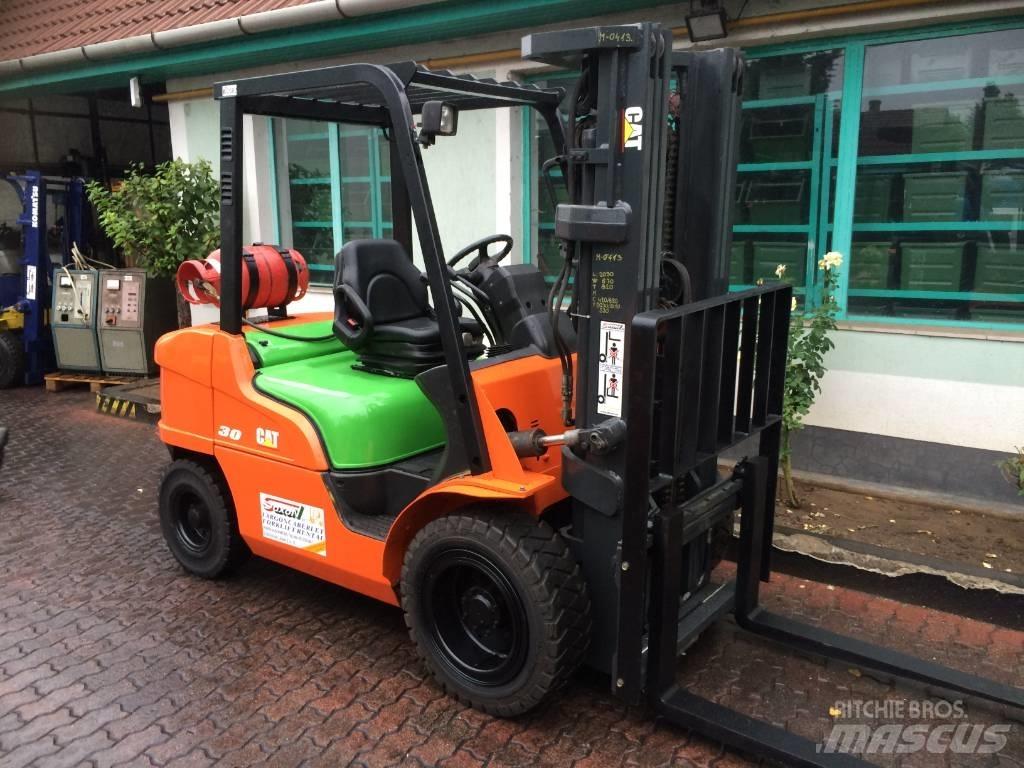 CAT GP 35 N V-2682 Stivuitor GPL