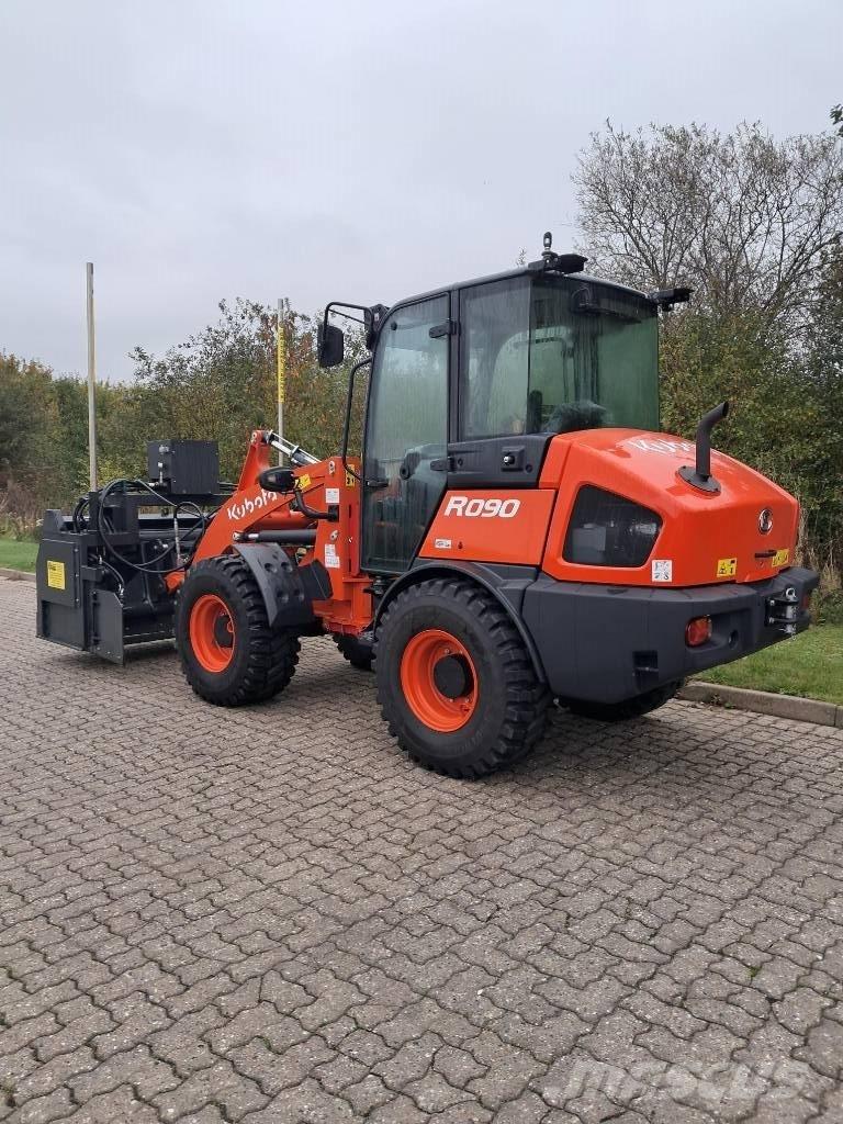 Kubota R 090 Incarcator pe pneuri