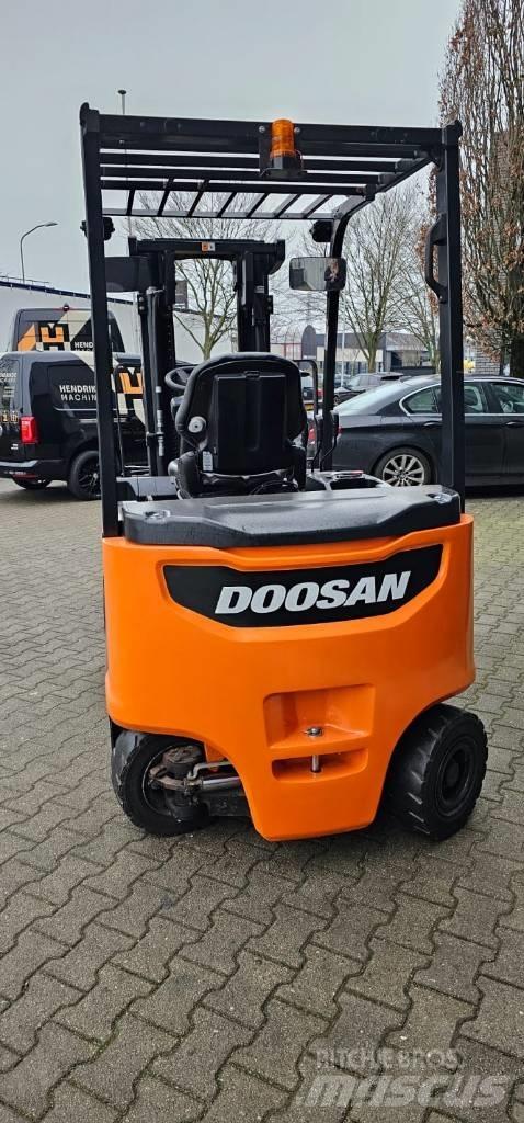 Doosan B 25 X-7 Stivuitor electric