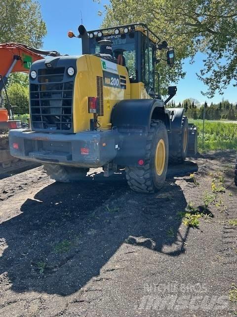 Komatsu WA200-8 Incarcator pe pneuri