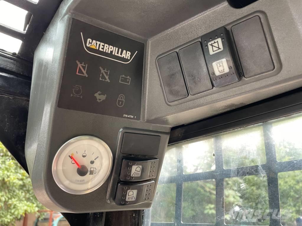 CAT 226B Mini incarcator