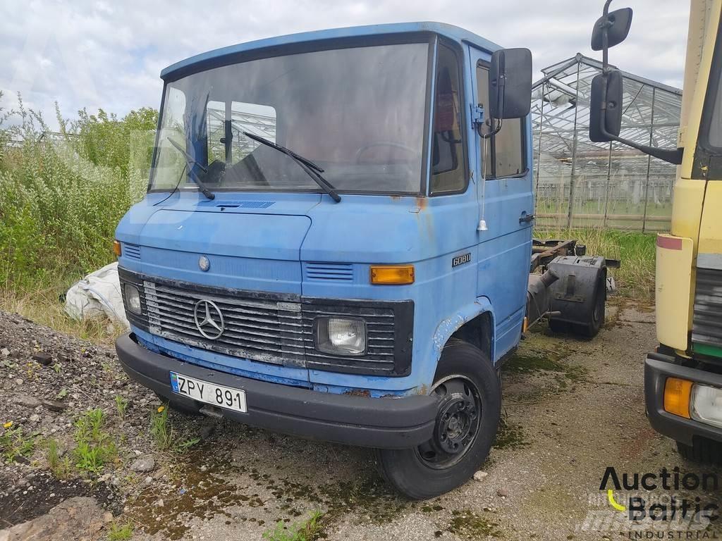 Mercedes-Benz 608 Camion cabina sasiu