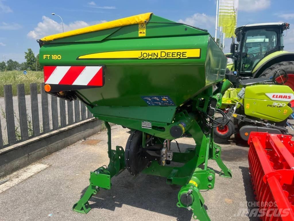 John Deere FT 180 Împrastierea mineralelor