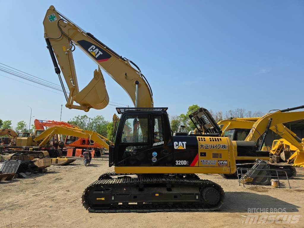 CAT 320D2 Excavatoare pe șenile
