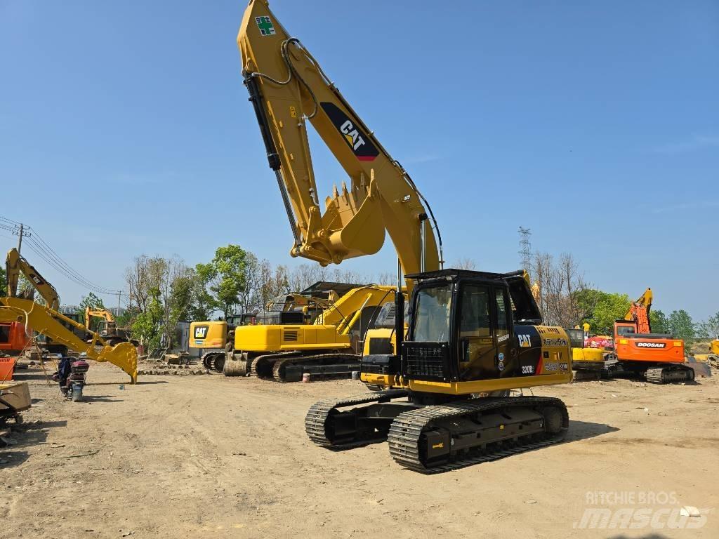 CAT 320D2 Excavatoare pe șenile
