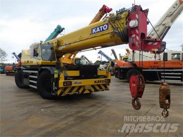 Kato KR65H Macara teren accidentat