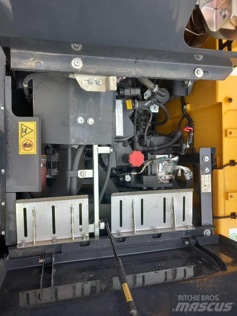 Komatsu PW160-11E0 Excavatoare cu roti