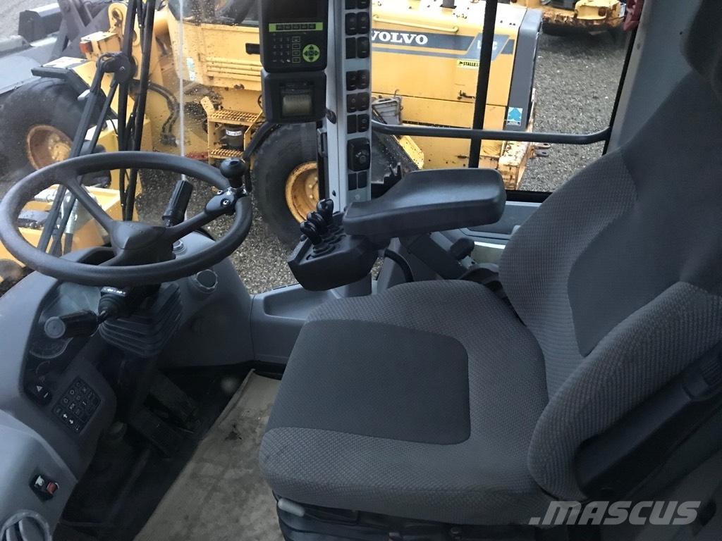 Volvo L120H Incarcator pe pneuri