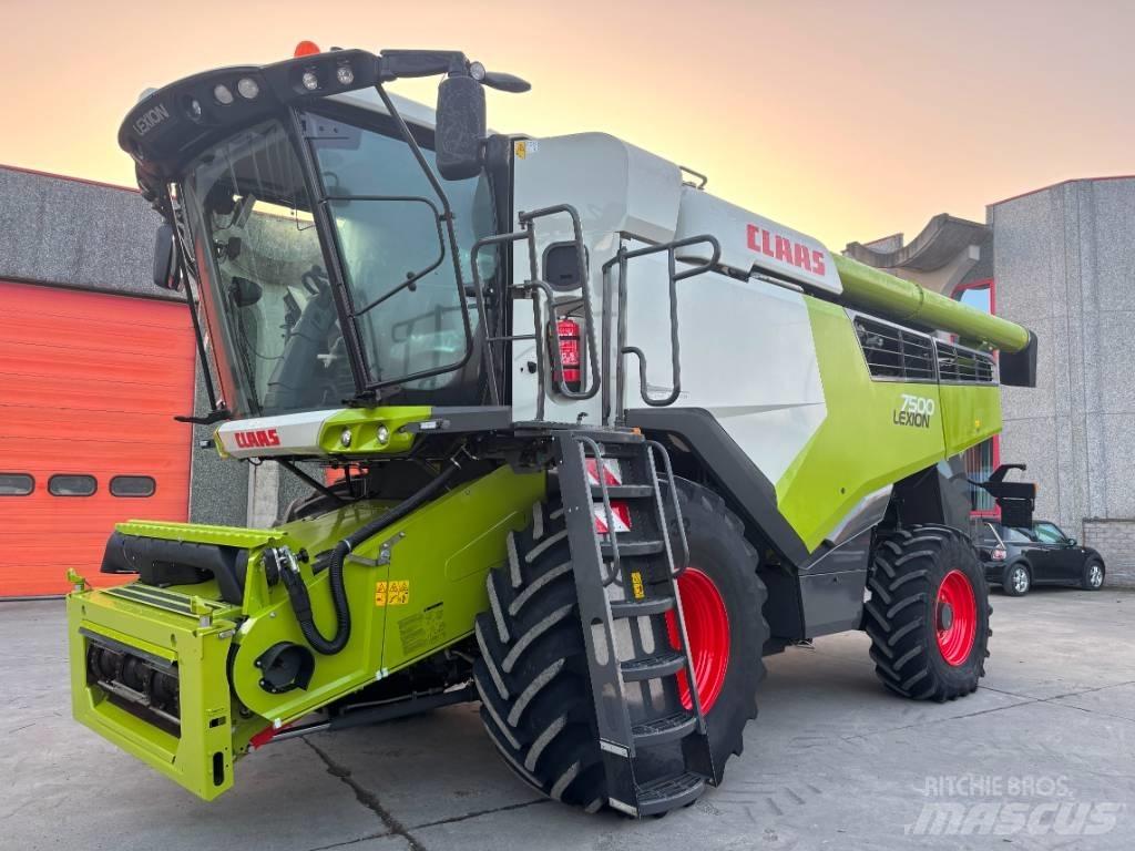 CLAAS Lexion 7500 Combine de secerat