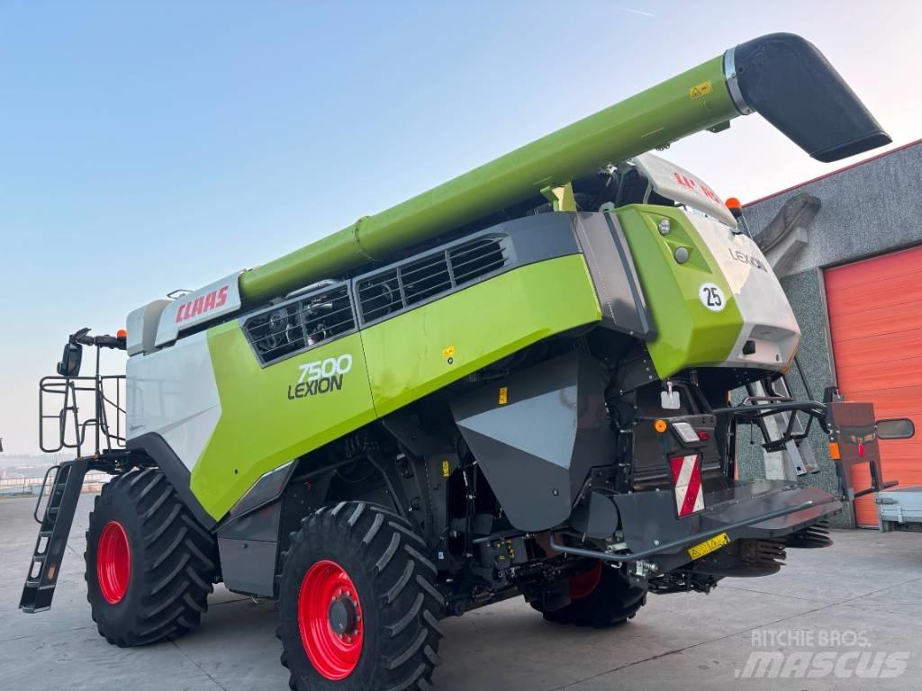 CLAAS Lexion 7500 Combine de secerat