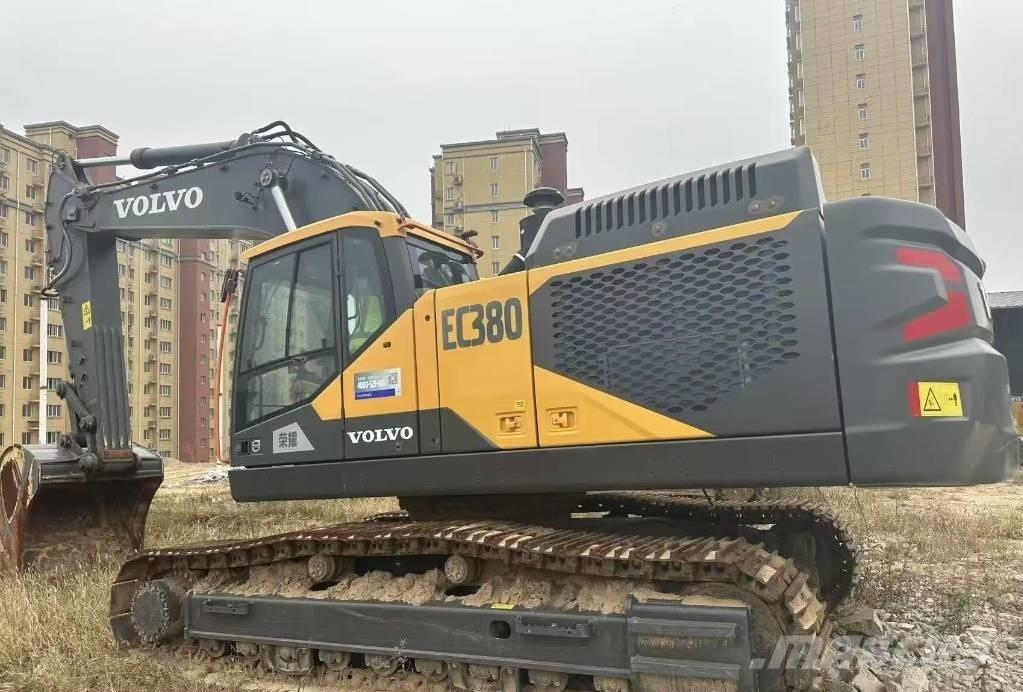 Volvo 380 Excavatoare pe șenile
