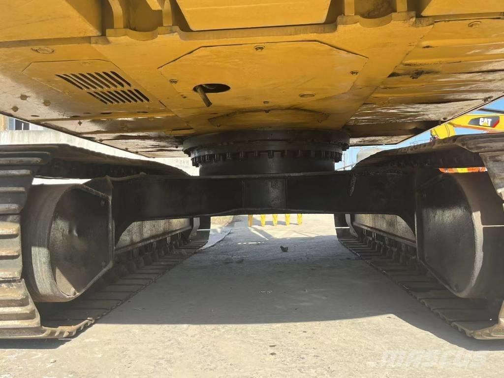 CAT 320 D Excavatoare pe șenile
