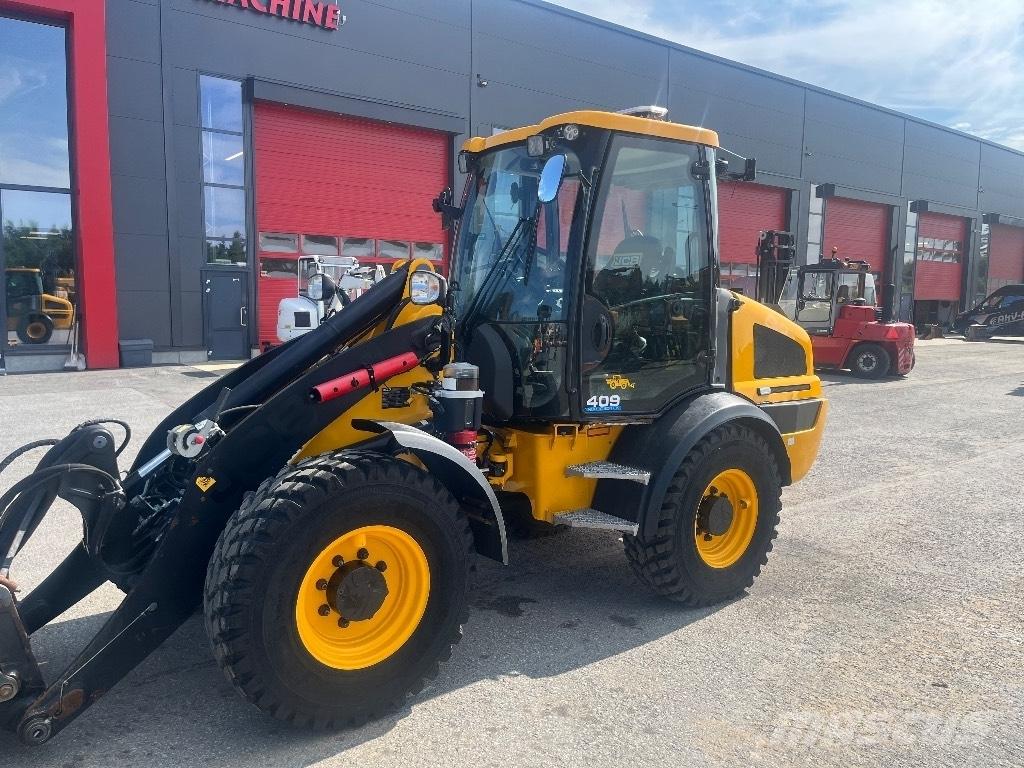 JCB 409 / Myyty, Sold Incarcator pe pneuri
