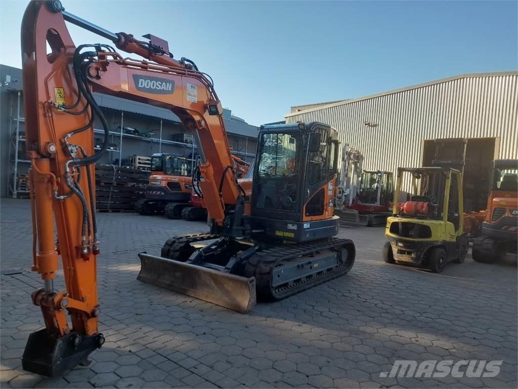 Doosan DX85R-3 Excavatoare 7t - 12t