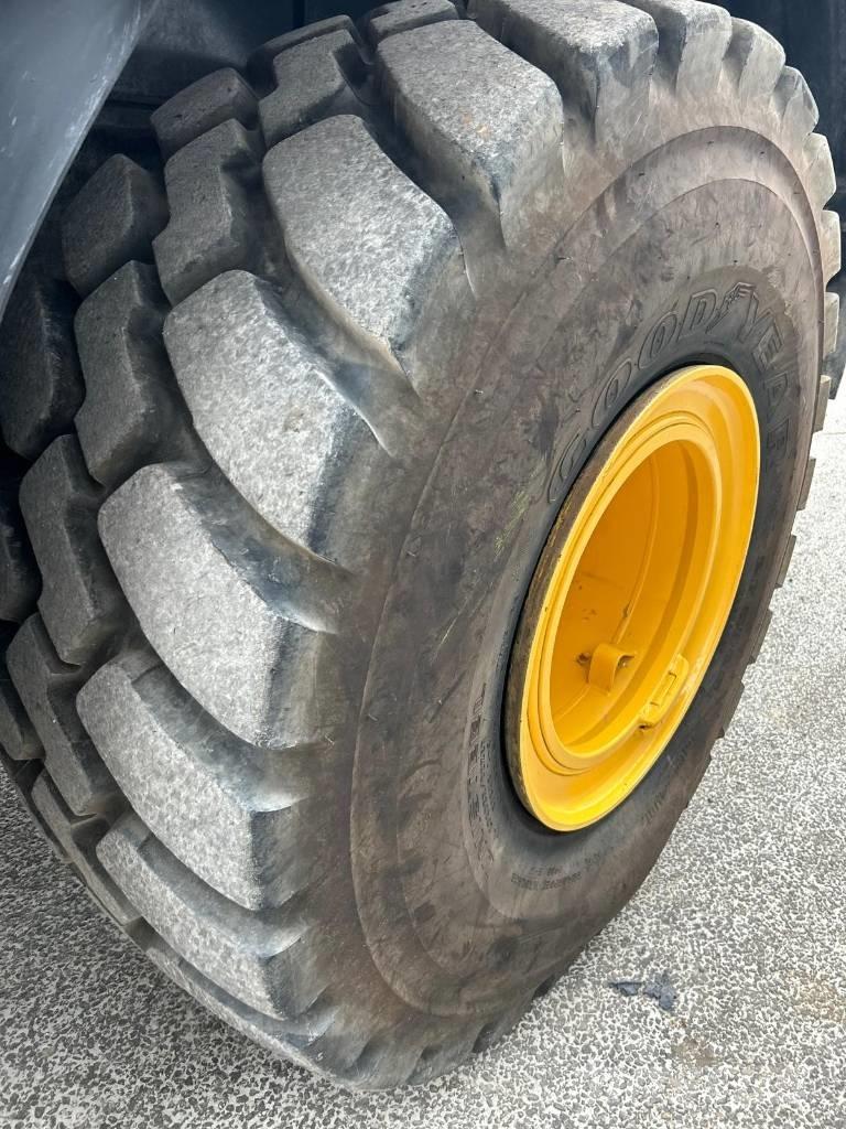 Komatsu WA 475-10E0 Incarcator pe pneuri