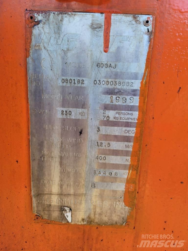 JLG 600 AJ Nacele cu brat telescopic