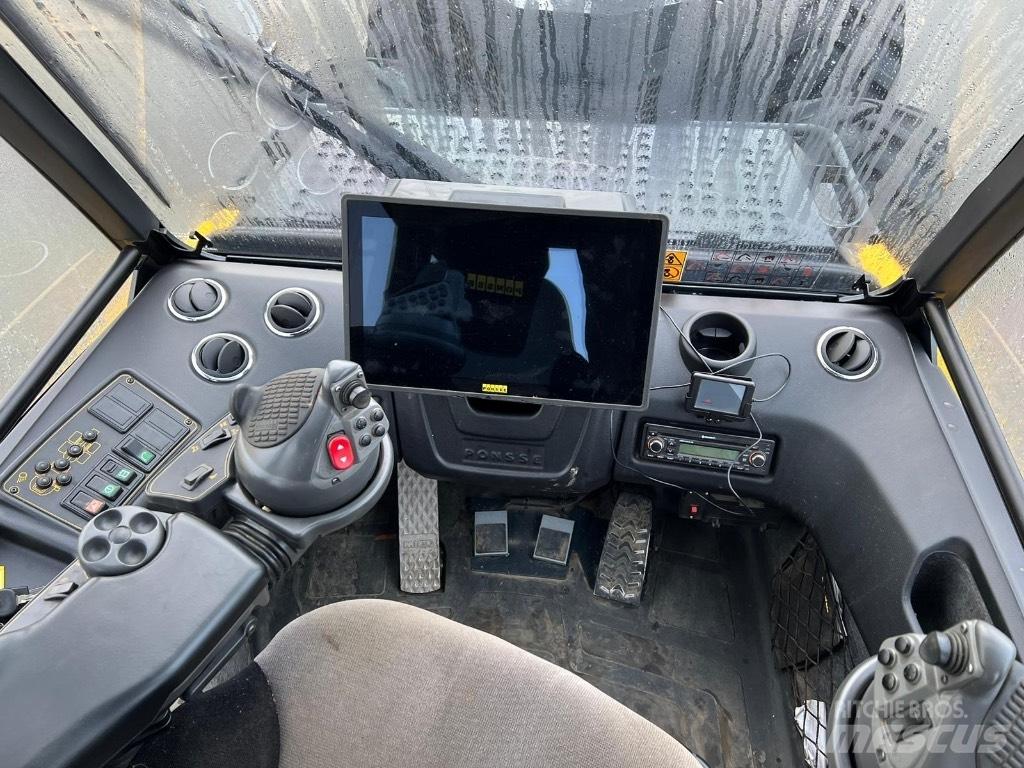 Ponsse Ergo 8W Combine forestiere