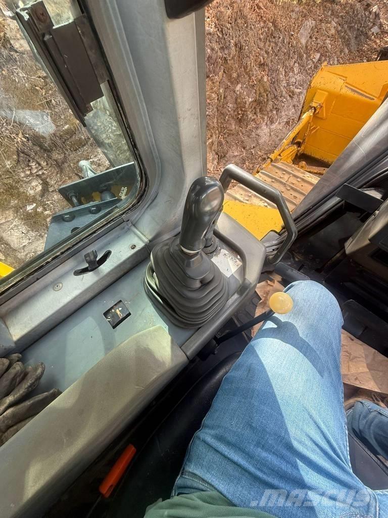 Komatsu D 65 EX 12 Buldozere pe senile